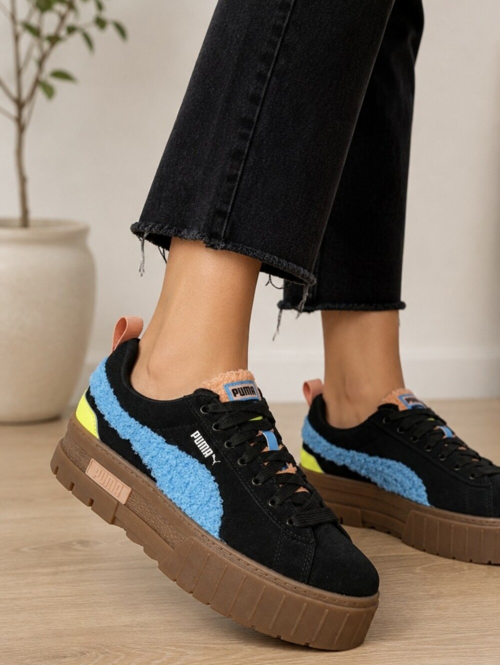 Puma Mayze Cuddle Sneakers Lace Up  Platform Black 38551901 Women's Sz 8